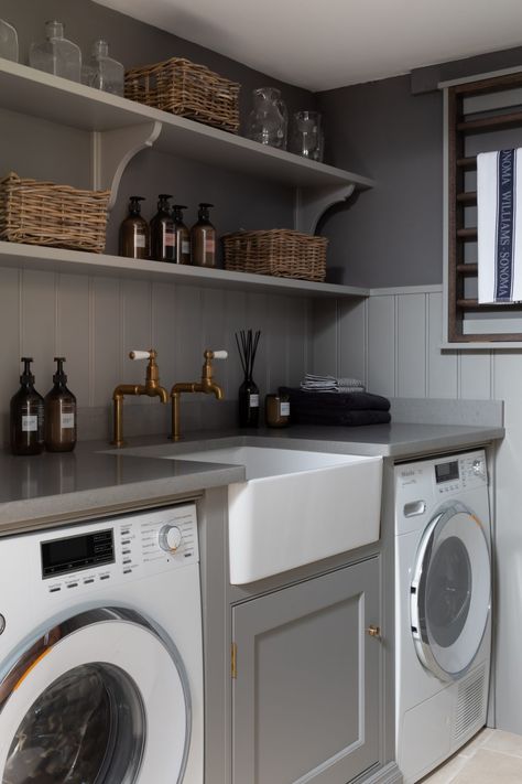 Utility Room Inspiration, Boot Room Utility, Utility Room Storage, Small Utility Room, Utility Room Designs, Humphrey Munson, Dream Laundry Room, Mudroom Laundry Room, Laundry Room Layouts