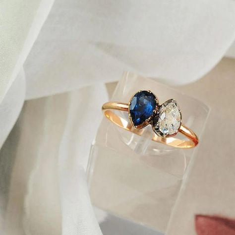 Photo of a ring Glamorous Engagement Rings, Rings With Meaning, Stone Ring Design, Diamond And Sapphire Ring, Romantic Rings, Beautiful Engagement Rings, Stone Engagement Rings, Vintage Jewels, Designer Engagement Rings