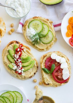 Hummus Naan Toast 3 Ways - give your morning toast a makeover with this easy naan bread. Simple, fresh and veggie loaded toppings will surely keep you full and healthy! | littlebroken.com @littlebroken Naan Appetizers, Mini Naan Bread, Mini Naan, Easy Naan, Pain Naan, Morning Toast, Roasted Pepper Sauce, One Pan Chicken, Greek Flavors