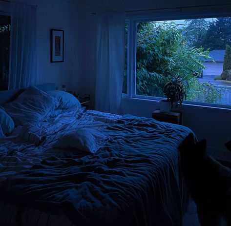 Bed Time Aesthetic Night, Blue Aesthetic Art, Blue Hour Aesthetic, Navy Blue Aesthetic, Dark Blue Rooms, Pretty Bedrooms, Aesthetic Nostalgia, Blue Aesthetics, 2020 Aesthetic