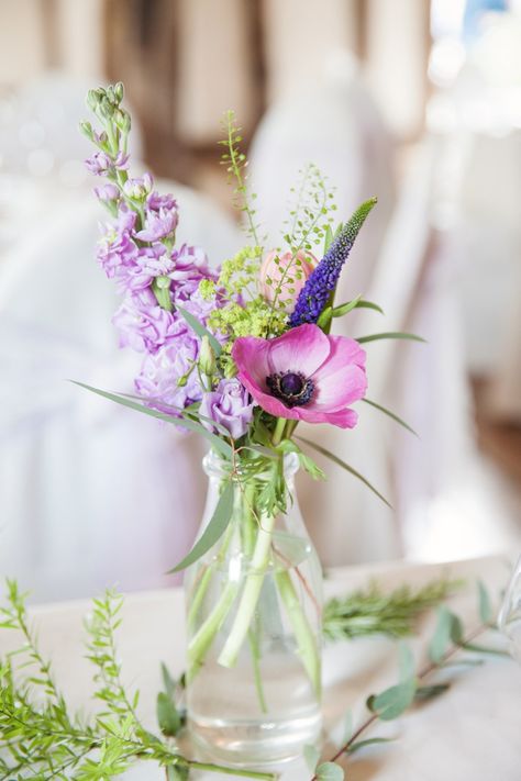 Spring Country Wedding, Milk Bottle Centerpiece, Milk Bottle Flowers, Turquoise Wedding Decorations, Ribbons Wedding, Bottle Flowers, Flowers Orchids, Colour Wedding, Wedding Flowers Hydrangea