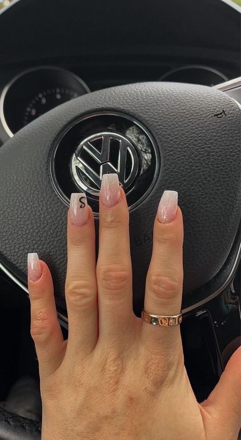 Nails With S Initials Acrylic, Trendy Nails With Initial, Letter S On Nails Initials, Acrylic Nails With An S Initial, Nails With Letter S Initial, Nails S Initial, Cute Nails With Boyfriends Initial Short, Short Gel Nails With Initial, Nails With Small Initial