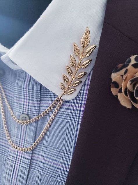 It is very quality fabric it seems that washable and quite large! The truth is perfect for its price. Arrived well saved and in perfect condition thanks Leaf Accessories, Chain Shirt, Collar Pin, Collar Chain, Collar Pins, Lapel Pin, Nature Inspired, Daily Wear, Collar