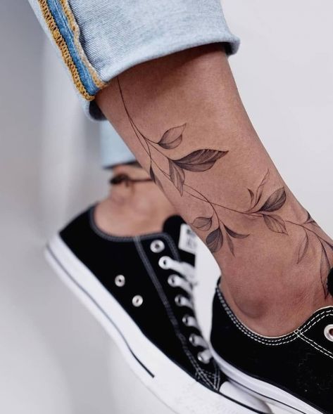 INKEDFET INSPIRATION TATTOOS® auf Instagram: „Was denkst du über dieses Tattoo ... #tattooideas #mentattoo Tattoo Placements, Best Tattoos For Women, Inspiration Tattoos, Initial Tattoo, Tattoed Girls, Henna Tattoo Designs, 문신 디자인, Henna Art, Line Tattoos