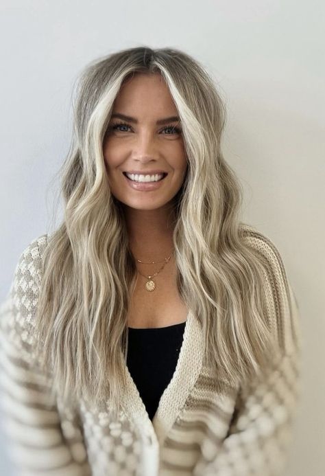 Hair Halo Extensions, Hair Extensions Halo, Hair Halo, Perfect Blonde Hair, Bright Blonde Hair, Halo Extensions, Summer Blonde Hair, Dark Blonde Hair Color, World Hair