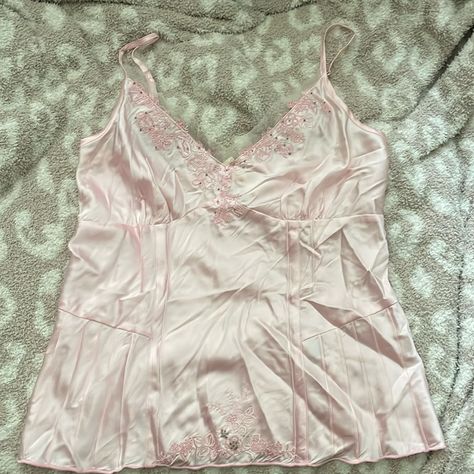 Pink Cami With Some Beading. Fairy Fits, Gyaru Clothes, Vintage Cami Top, Poshmark Clothes, Visual Archive, Goodwill Finds, Outfit Inspired, Clothes Vintage, Clothing Pieces