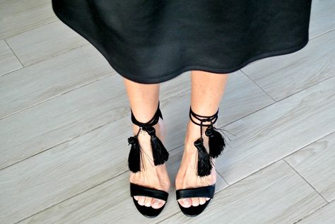 DIY Tassel Heels Laced Up Heels, Tassel Heels, Tassel Sandals, Diy Tassel, Walk This Way, Stylish Shoes, Diy Fashion, Nice Shoes, Me Too Shoes