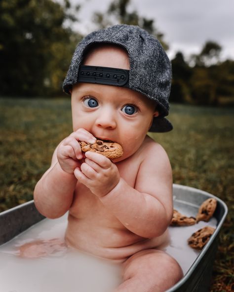 Cookie And Milk Photoshoot, Cookies And Milk Bath Photography, Milk And Cookies Milk Bath, Milk And Cookies Baby Photo Shoot, Milk And Cookie Bath Photo, Milk And Cookies Bath Photo Shoot, Cookie Milk Bath Photography, Boy Milk Bath Photoshoot, Milk And Cookie Photo Shoot