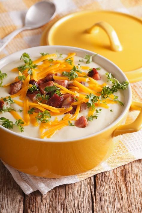 Copycat Outback Steakhouse Baked Potato Soup Recipe - The Endless Appetite Recipes For Dinner Slow Cooker, Outback Potato Soup, Mac And Cheese Rezept, Chili Easy, Baked Potato Soup Recipe, Bacon Chowder, Keto Crockpot, Potato Soup Easy, Low Carb Slow Cooker