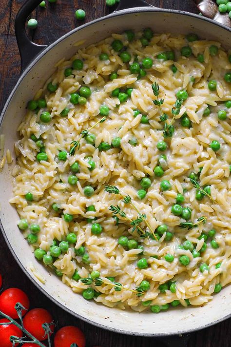 Creamy Garlic Parmesan Orzo with Green Peas. Creamy Garlic Parmesan Orzo With Peas, Orzo With Peas And Parmesan, Orzo Peas Recipes, Orzo Peas Parmesan, Orzo Pea Salad, Vegetarian Orzo Recipes, Orzo Meals, Orzo And Peas, Garlic Parmesan Orzo