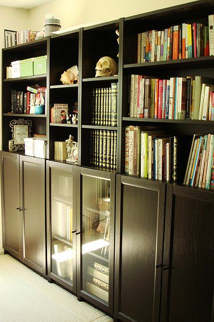 ikea billy shelves - love the deeper shelves.  Store beads and jewelry supplies on top, and fabric bolts on bottom, protected by glass doors.  And in white, please.  :) Billy Ikea, Glass Shelves Decor, Glass Shelves Kitchen, Ikea Inspiration, Bookcase Styling, Ikea Billy Bookcase, Ikea Billy, Deep Shelves, Billy Bookcase