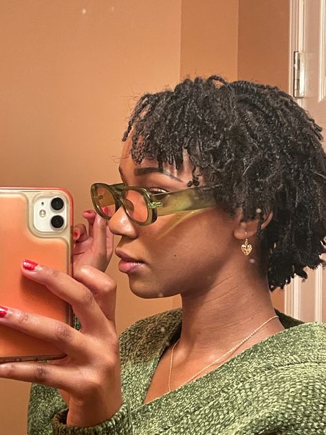 Short microlocs Microlocs With Bangs, Micro Twists Natural Hair Short, 4c Microlocs, Micro Locs On Short Hair, Short Microlocs Hairstyles, Microlocs Starter, Short Microlocs Styles, Short Microlocs, Short Twists Natural Hair