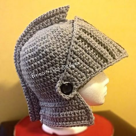 Geekness Helmet Pattern, Crochet Costumes, Crochet Kids Hats, Knights Helmet, Hat Patterns Free, Crocheted Hats, Halloween Crochet, Hat Patterns, Crochet Hat Pattern