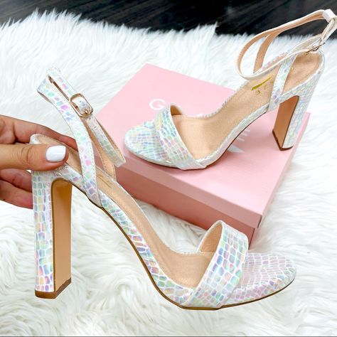 Irredescent Wedding, Iridescent Heels, Iridescent Snake, Iridescent Shoes, Navy Blue Sandals, Vintage Style Shoes, Blue High Heels, Heels Prom, Strappy High Heels Sandals