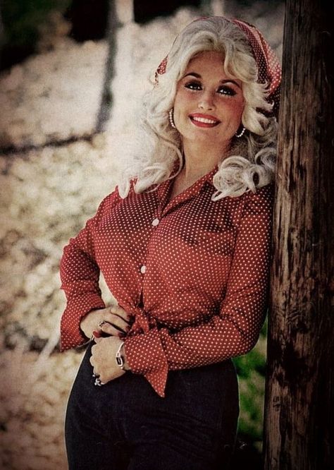 40 Stunning Photos That Defined Fashion Styles of Dolly Parton When She Was Young ~ Vintage Everyday Dolly Parton Costume, Dolly Parton Pictures, Country Music Stars, Hello Dolly, Country Singers, Dolly Parton, Best Actress, Up Girl, Country Music