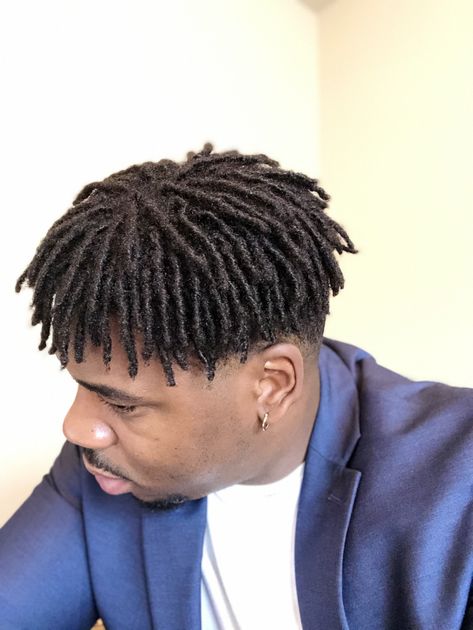 21 Savage Dreads, Mens Short Dreadlock Styles, Cool Dreadlocks Style Men, Dread For Men, Faux Locs Men Short, Dreads Men Short, High Top Locs Men, Short Dreadlocks Styles Men Locs, High Top Dreads Men