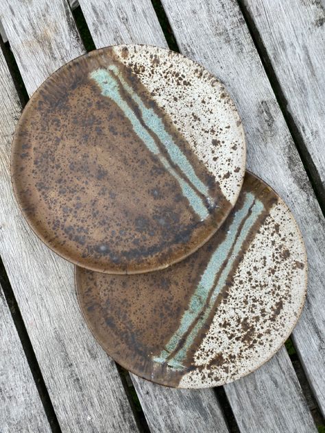 Pottery Dinner Plates, Plate Glazing Ideas, Ceramic Plate Ideas, Pottery Plate Ideas, Pottery Plates Handmade, Ceramic Plates Art, Handmade Ceramic Plates, Ceramics Plate, Rustic Tableware