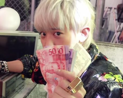 Money Meme, Sehun Do, Exo For Life, Exo Jongdae, Anime Love Story, Exo Funny, Exo Memes, Kpop Exo