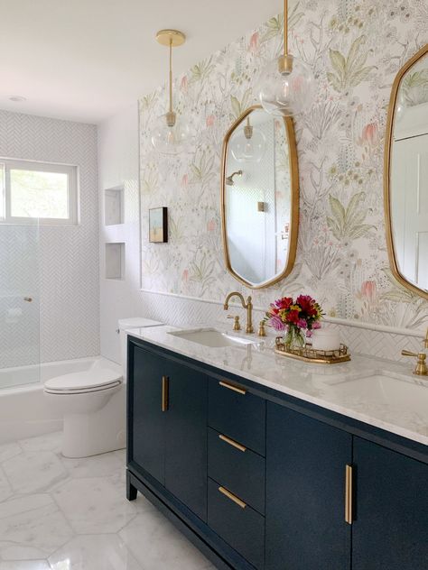 Spring Bathroom, Small Bathroom Wallpaper, Navy Blue Bathrooms, Navy Bathroom, Powder Room Remodel, Blue Bathroom Vanity, Blue Vanity, Home Luxury, Downstairs Bathroom