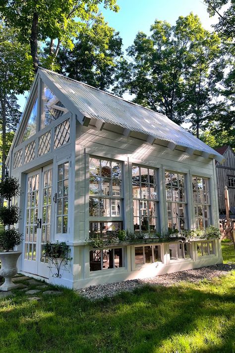 a she shed with a glass roof She Shed Greenhouse, She Shed Interior Ideas, She Shed Decorating Ideas, She Shed Designs, She Shed Ideas, Gardening Painting, She Shed Interior, She Shed Decor, Backyard Sanctuary