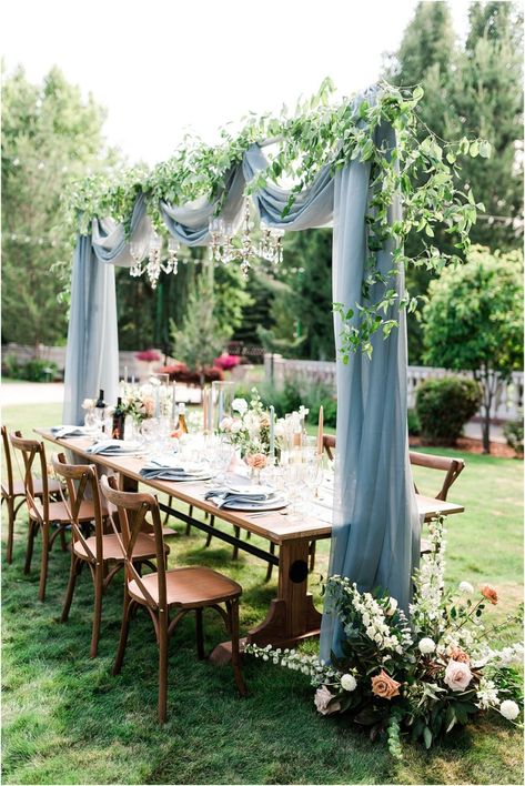 French Garden Wedding Decor, Modern Romantic Wedding Decor, Blue French Country Wedding, French Country Party, French Wedding Decor, Hippy Wedding, French Weddings, French Garden Wedding, Modern Garden Wedding