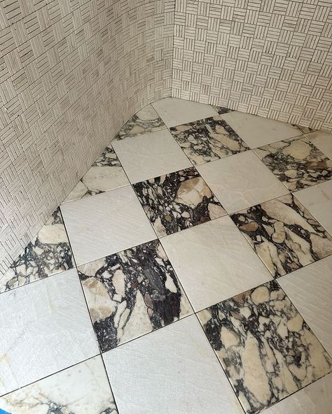 Arlo Stone, Tiles & Finishes | MARBLE CHECKERBOARD TILES + TRAVERTINE MOSAICS A natural stone powder room of dreams over at @halobyarlo combining Callacatta Viola Marble… | Instagram Checkered Mosaic Tile, Bathroom Tiles Aesthetic, Checkered Marble Floor Bathroom, Marble Flooring Pattern, Stone Powder Room, Marble Checkered Floor, Checkered Marble Floor, Mosaic Tile Floor Bathroom, Green Tile Floor