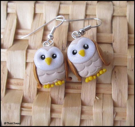 Owls earrings by ThinkSweetFimo on Etsy Birds Pet, Polymer Clay Owl, Birds Colorful, Stuffed Owl, Clay Owl, Barn Owls, Clay Keychain, Owl Baby, Owl Crafts