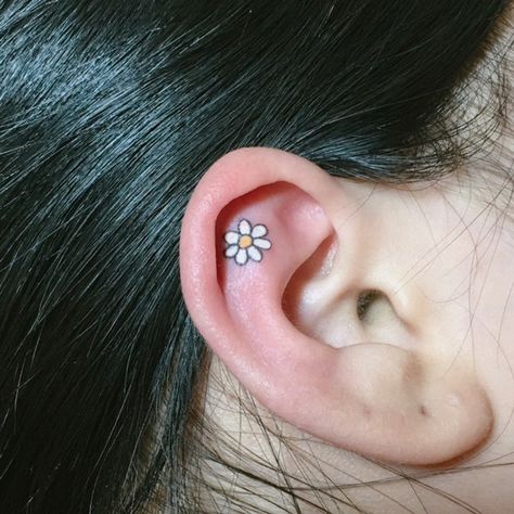 Leaves Ear Tattoo, Small Ear Tattoos For Women Simple, Daisy Ear Tattoo, Sunflower Ear Tattoo, Ear Tattoos Women Inner, Daisy Tattoo Behind Ear, Ear Tattoo With Piercing, Earlobe Tattoo, Dainty Ear Tattoos