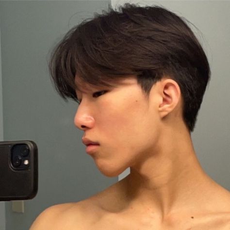 Korean Haircut Men, Middle Part Hairstyles Men, Middle Part Haircut, Asian Boy Haircuts, Bleached Hair Men, Mens Haircuts Medium, Asian Man Haircut, Brown Hair Men, Middle Part Hairstyles