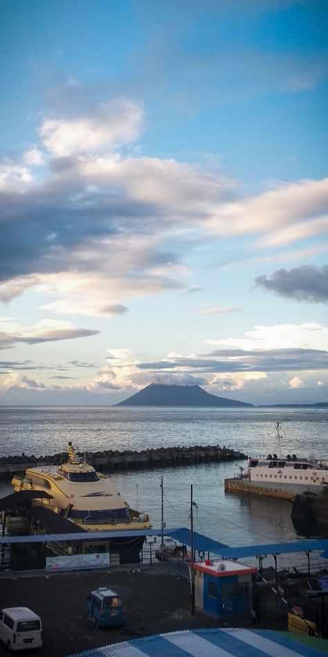 Manado Tua Manado City, View Aesthetic, Vintage Cartoon, City Aesthetic, Manado, Aesthetic Iphone Wallpaper, Mixtape, Bali, Indonesia