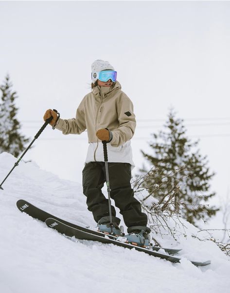 Backcountry Skiing Aesthetic, Ski Reference, Ski Photoshoot, Ski Outfit Men, Skiing Aesthetic Outfits, Skiing Tattoo, Ski Italy, Uniform Inspiration, Ski Pics