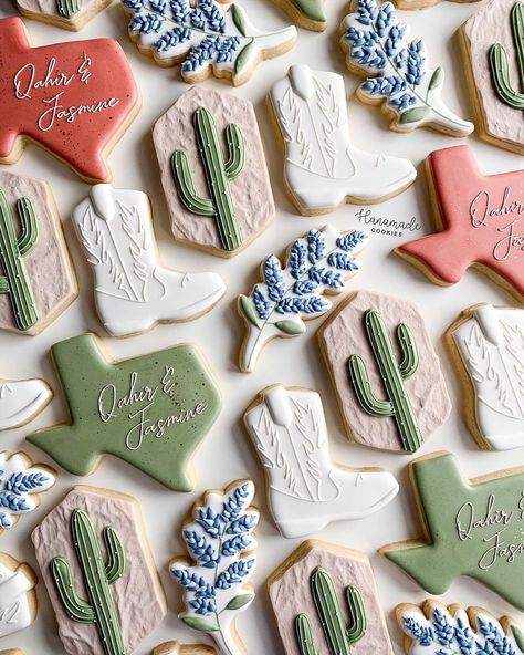 Texas Shaped Cookies Decorated, Wedding Welcome Bag Cookies, Cowboy Wedding Cookies Decorated, Texas Themed Cookies Decorated, Texas Themed Wedding Welcome Bags, Texas Decorated Cookies, Texas Themed Cookies, Texas Themed Bridal Shower Ideas, Texas Cookies Decorated