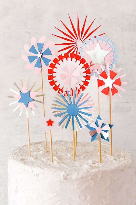 Paper Cake Topper Fireworks for the Fourth - The House That Lars Built July Color Scheme, Firework Decorations, Firework Cake, Paper Cake Topper, Fireworks Cake, Colorful Fireworks, July Colors, Blue Fireworks, Wedding Greeting Cards