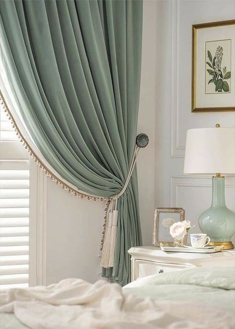 Velvet Curtains Bedroom, تصميم داخلي فاخر, Desain Furnitur Modern, The Curtains, Plain Curtains, تصميم للمنزل العصري, Stylish Curtains, Green Curtains, Curtains Living