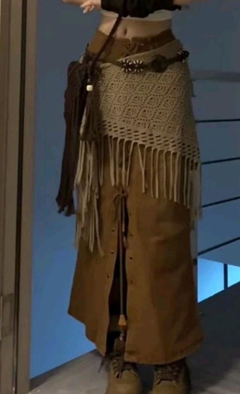 Nomadic Outfit, Earth Nation Clothes, Paleolithic Clothing, Traditional Native American Clothing, Native Outfits, Colours That Go Together, Native American Clothing, Culture Clothing, Hijab Outfits