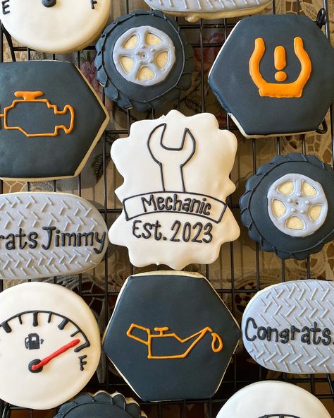 Auto Mechanic Graduation Party, Diesel Mechanic Graduation Party Ideas, Mechanic Cookies Decorated, Mechanic Party Ideas, Mechanic Cookies, Mechanic Party, Mechanics Birthday Party, Tool Cookies, Engineering Graduation