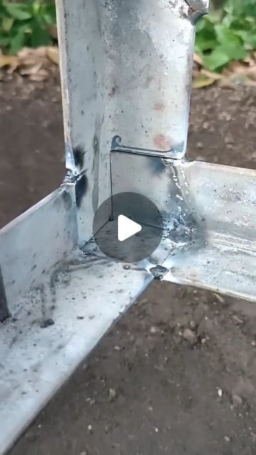 Welding Techniques, Angle Iron, Welding Tips, Metal Welding, Metal Work, Welding Projects, Metal Working, Projects To Try, Chicken