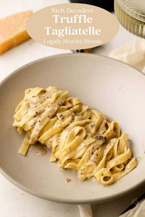 Italian Truffle Pasta, Pasta Truffle Sauce, Creamy Truffle Pasta, Chicken Truffle Pasta, Truffle Cream Pasta, White Truffle Sauce Recipe, Truffle Fried Rice, Truffle Cream Sauce Pasta, White Truffle Pasta