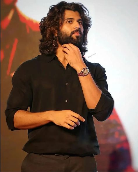 Vijay Deverakonda, Classy Outfits Men, Vijay Devarakonda, Most Handsome Actors, Short Hair Undercut, Cool Hairstyles For Men, Actor Picture, Photo Pose Style, Love Couple Photo