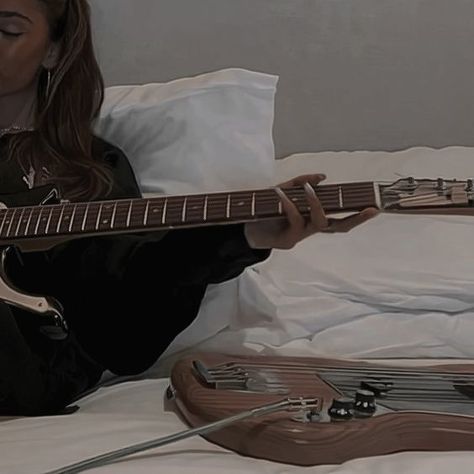 Madison Beer Details, Madison Beer Dark Aesthetic, Guitar Dark Aesthetic, Madison Core Aesthetic, Maddison Core, Beer Core, Mads Core, Aaliyah Mendes, Madison + Core + Aesthetic