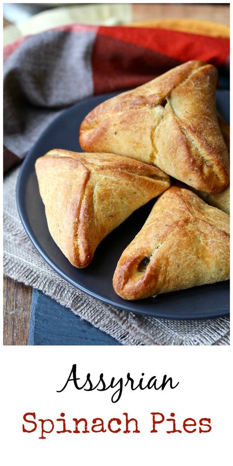 Assyrian Food, Spinach Pies, Olive Oil Bread, Friends Recipes, Spinach Pie, Savory Pies, Egyptian Food, Quick Appetizers, Eastern Cuisine