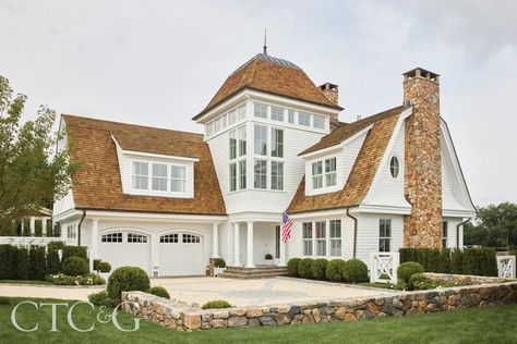 Inside a Recently Remodeled 25-Year-Old Dutch Colonial - Cottages & Gardens Dutch Houses Interior, Dutch Colonial Exterior Colors, Dutch Colonial House Plans, Dutch Colonial Homes Interior, 40s House, Dutch Colonial Exterior, Dutch Cottage, Dutch Colonial House, Colonial Home Interior