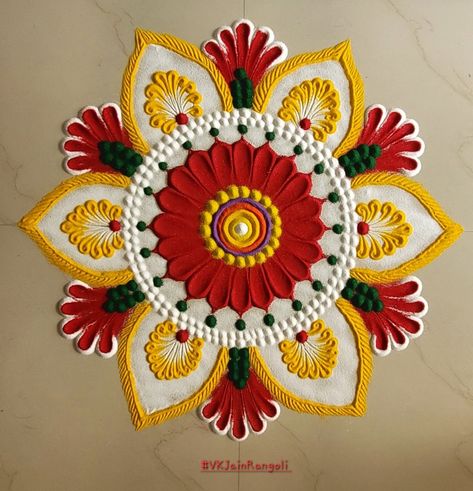 Small Beautiful Rangoli, New Year Rangoli Designs, Small Rangoli Ideas, Rangoli For New Year, New Year Rangoli Design, Easy Rangoli Designs Videos, Very Easy Rangoli Designs, New Year Rangoli, Rangoli Designs Photos