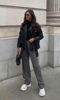 Classy Vintage Outfits, Classy Vintage, Chique Outfits, Elegante Casual, Looks Street Style, Looks Black, Looks Chic, Mode Inspo, Grey Pants