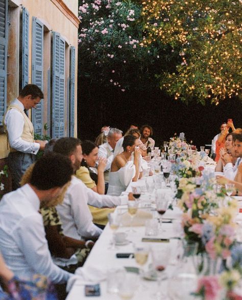 Wedding In Australia, Bright Wedding Aesthetic, Slim Aarons Wedding, Romcom Wedding Aesthetic, Ruby Olivia Photography, Clean Wedding Photography, Casual Wedding Aesthetic, Little Women Wedding Aesthetic, Rom Com Wedding