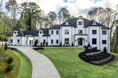 Meditterean House, Beautiful Mansion, Luxury Homes Dream Houses, Luxury Villas, Dream Houses, Bloxburg House, House Inspo, Luxury Villa, Atlanta Ga