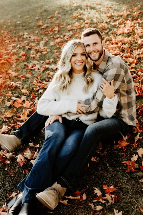 Engagement Photos Outfits Fall Mountains, Engagement Fall Photos Outfits, Fall Pictures Poses For Couples, Fall Engagement Pictures Leaves, Late Fall Engagement Photos, Fall Photos For Couples, Couple With Two Dogs Photography, Fall Couple Pics With Dog, Fun Fall Engagement Photos