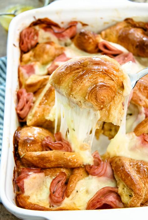 This Ham and Cheese Croissant Breakfast Bake Recipe is SO flavourful and delicious. Easy to make and ready in about 1 hour, 30 minutes. Perfect for holiday brunch and special occasions. Croissant Breakfast Bake, Delicious Breakfast Casserole, Ham And Cheese Croissant, Cheese Croissant, Baked Breakfast Recipes, Croissant Breakfast, Fresh Fruit Salad, Holiday Brunch, Pretty Life