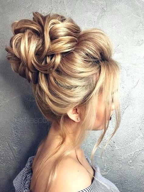 Updo Prom, Wedding Bun Hairstyles, Wedding Hairstyles Medium Length, Chignon Hair, Messy Bun Hairstyles, Penteado Cabelo Curto, Wedding Hairstyles Updo, Wedding Updo, Prom Hairstyles