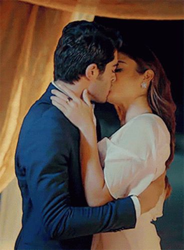 Desi Kissing GIF - Desi Kissing - Discover & Share GIFs Zac Efron Kiss, Passionate Kiss Gif, Ty A Ja, Romantic Kiss Gif, Kiss Me Love, Kiss Images, Image Couple, Romantic Couple Kissing, Love You Gif